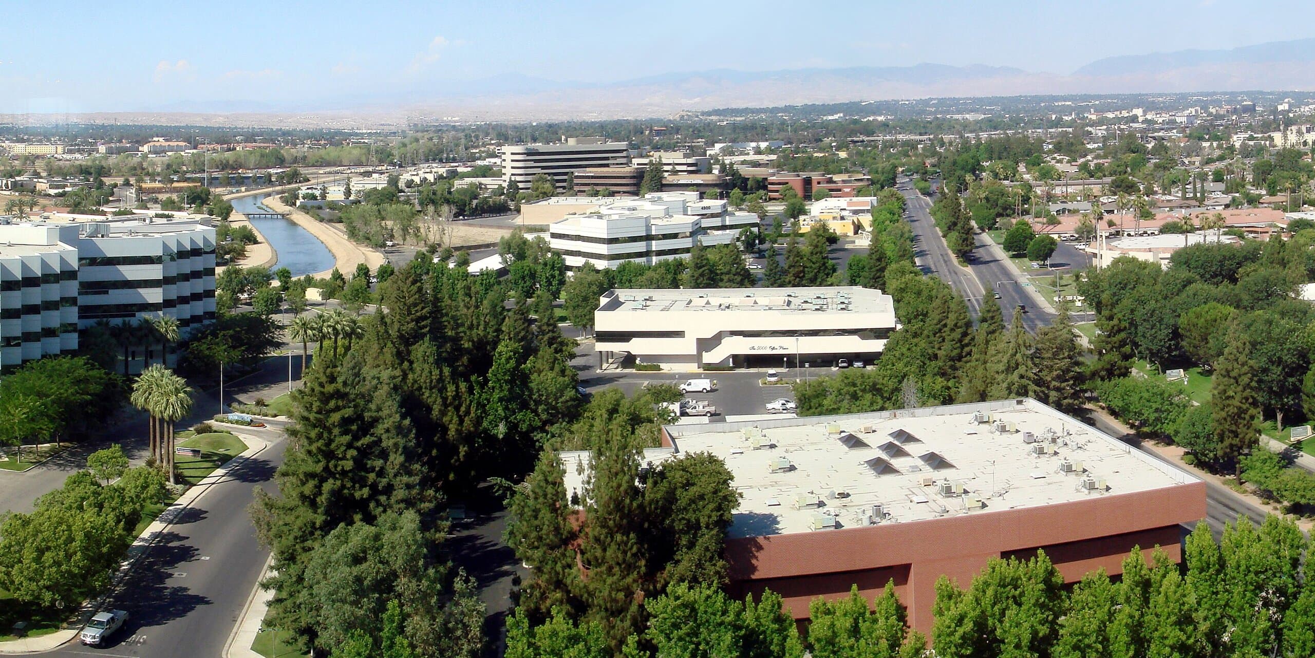 Bakersfield, CA skyline, the corridor Whipshipper carriers serve daily