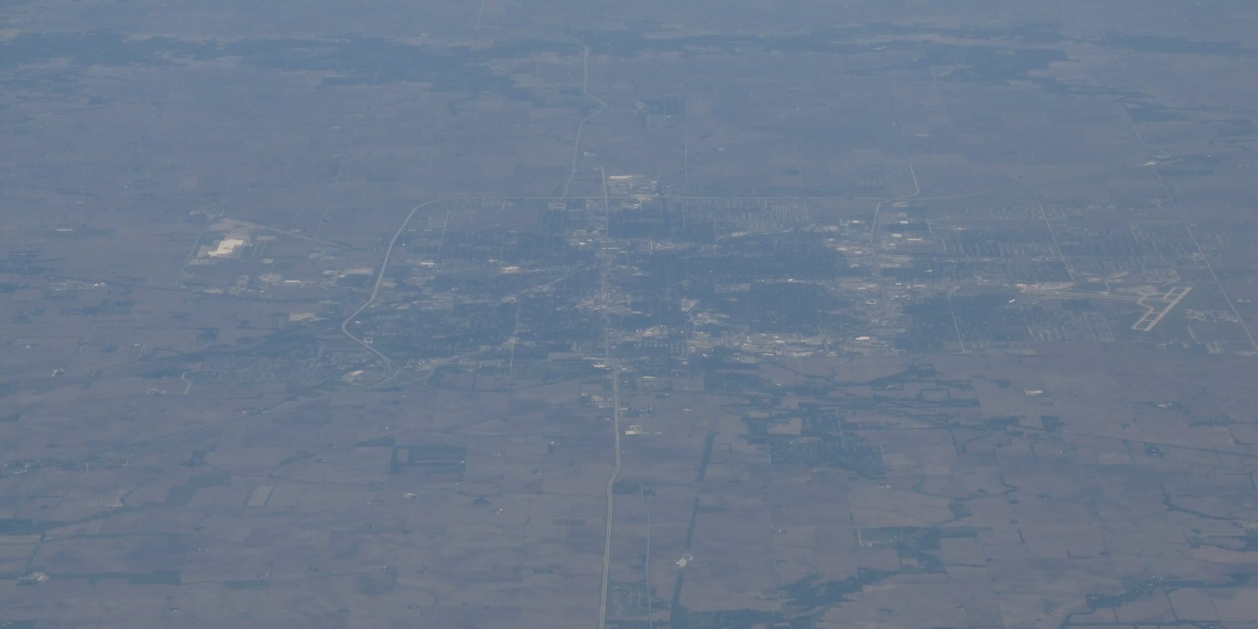Bloomington, IL skyline, the corridor Whipshipper carriers serve daily