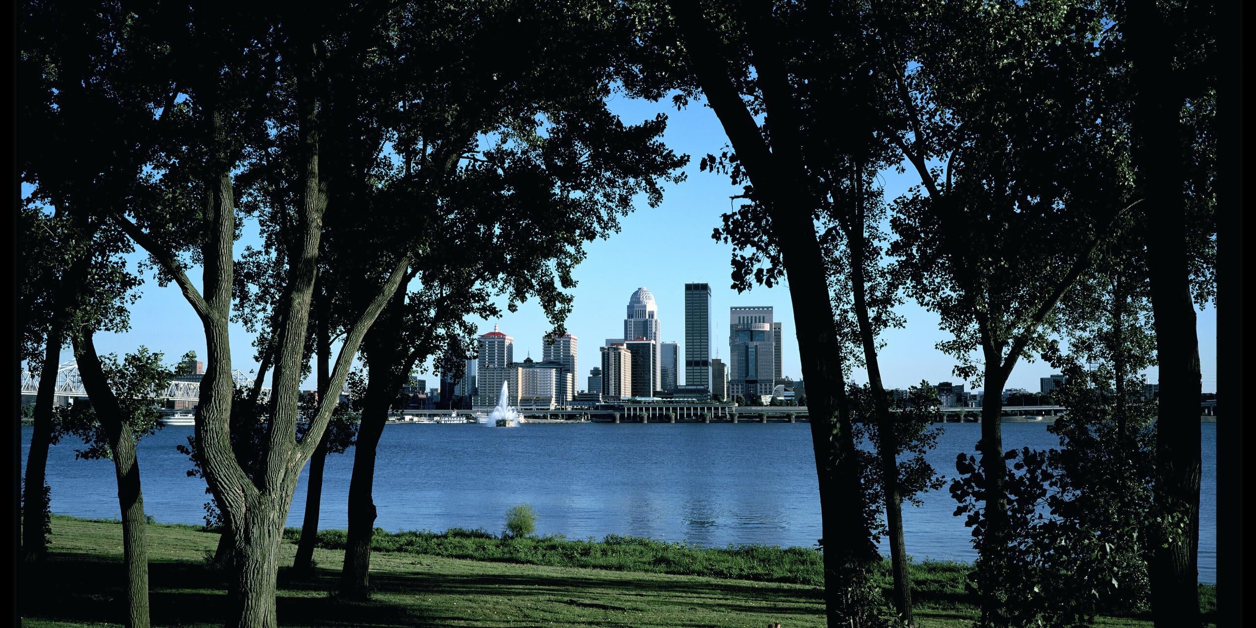 Clarksville, TN skyline, the corridor Whipshipper carriers serve daily