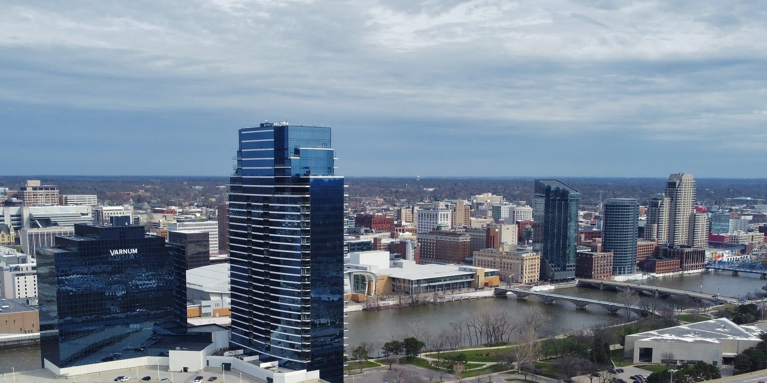 Grand Rapids, MI skyline, the corridor Whipshipper carriers serve daily