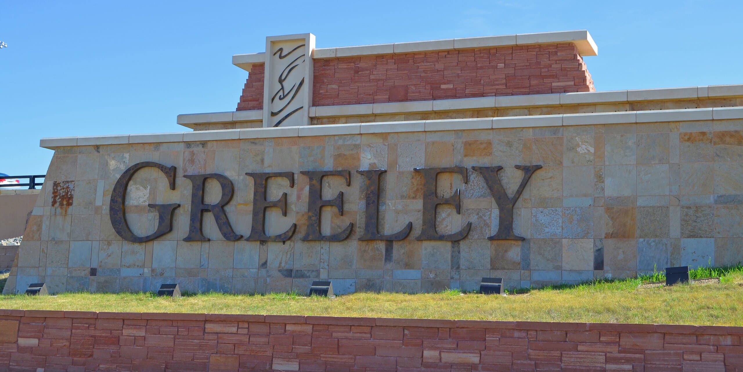 Greeley, CO skyline, the corridor Whipshipper carriers serve daily