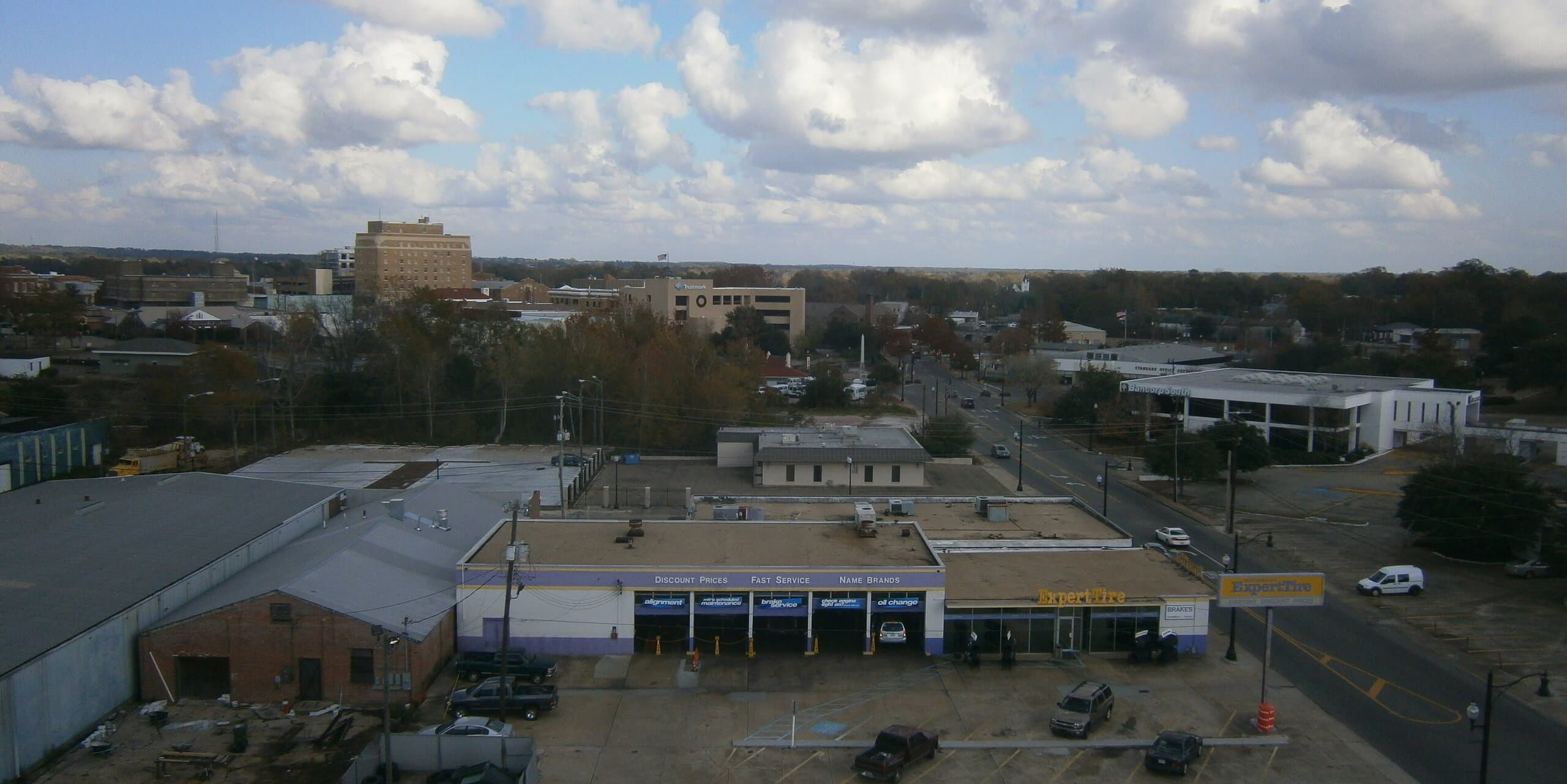 Hattiesburg, MS skyline, the corridor Whipshipper carriers serve daily