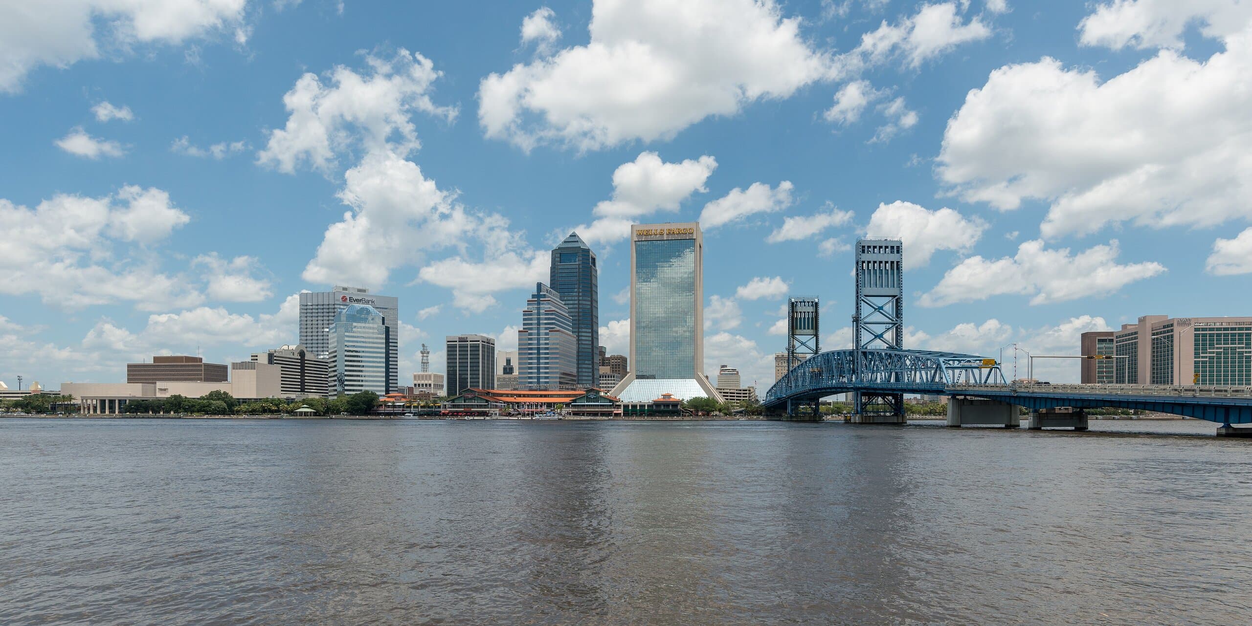 Jacksonville, FL skyline, the corridor Whipshipper carriers serve daily