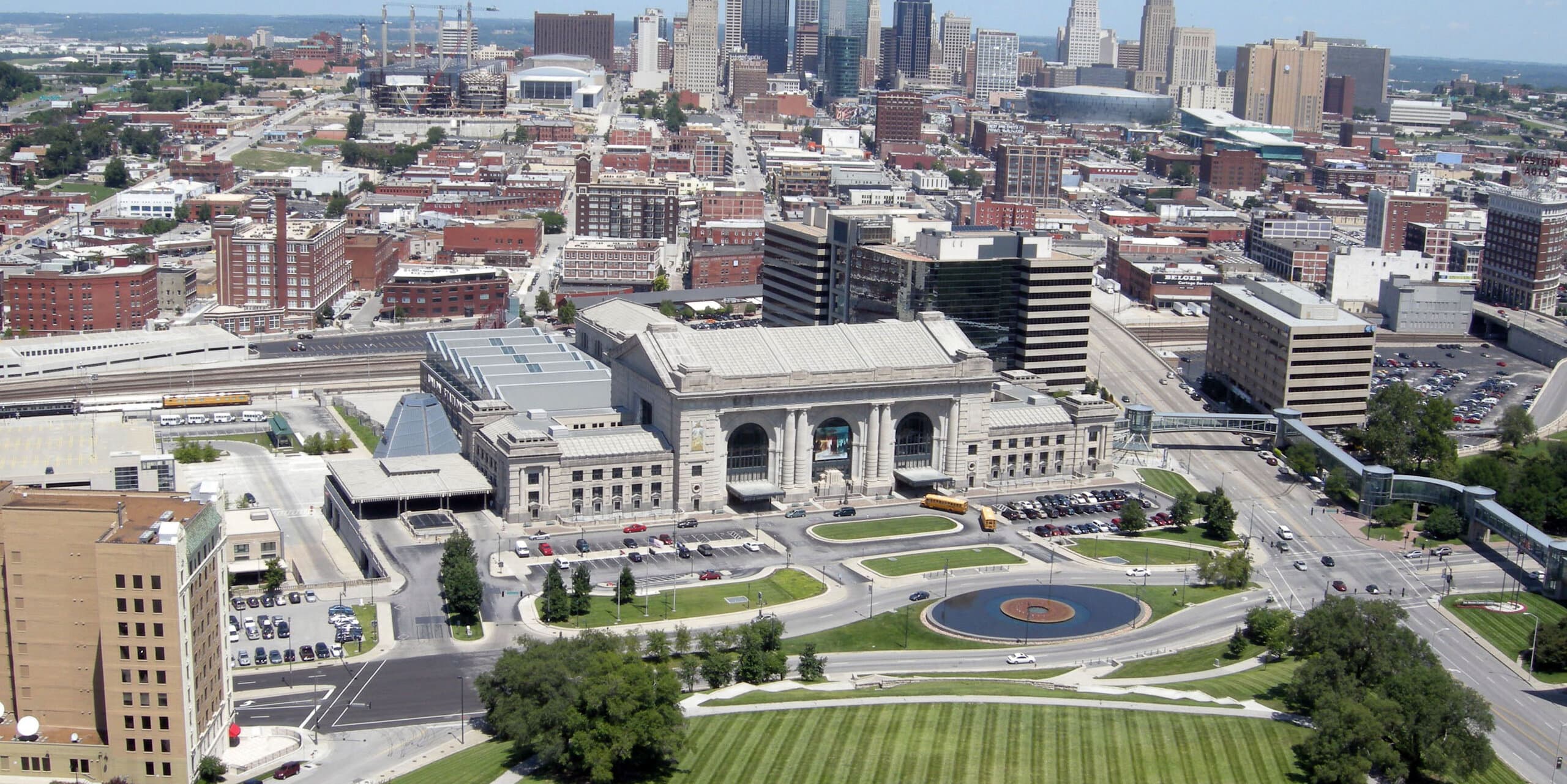 Kansas City, MO skyline, the corridor Whipshipper carriers serve daily
