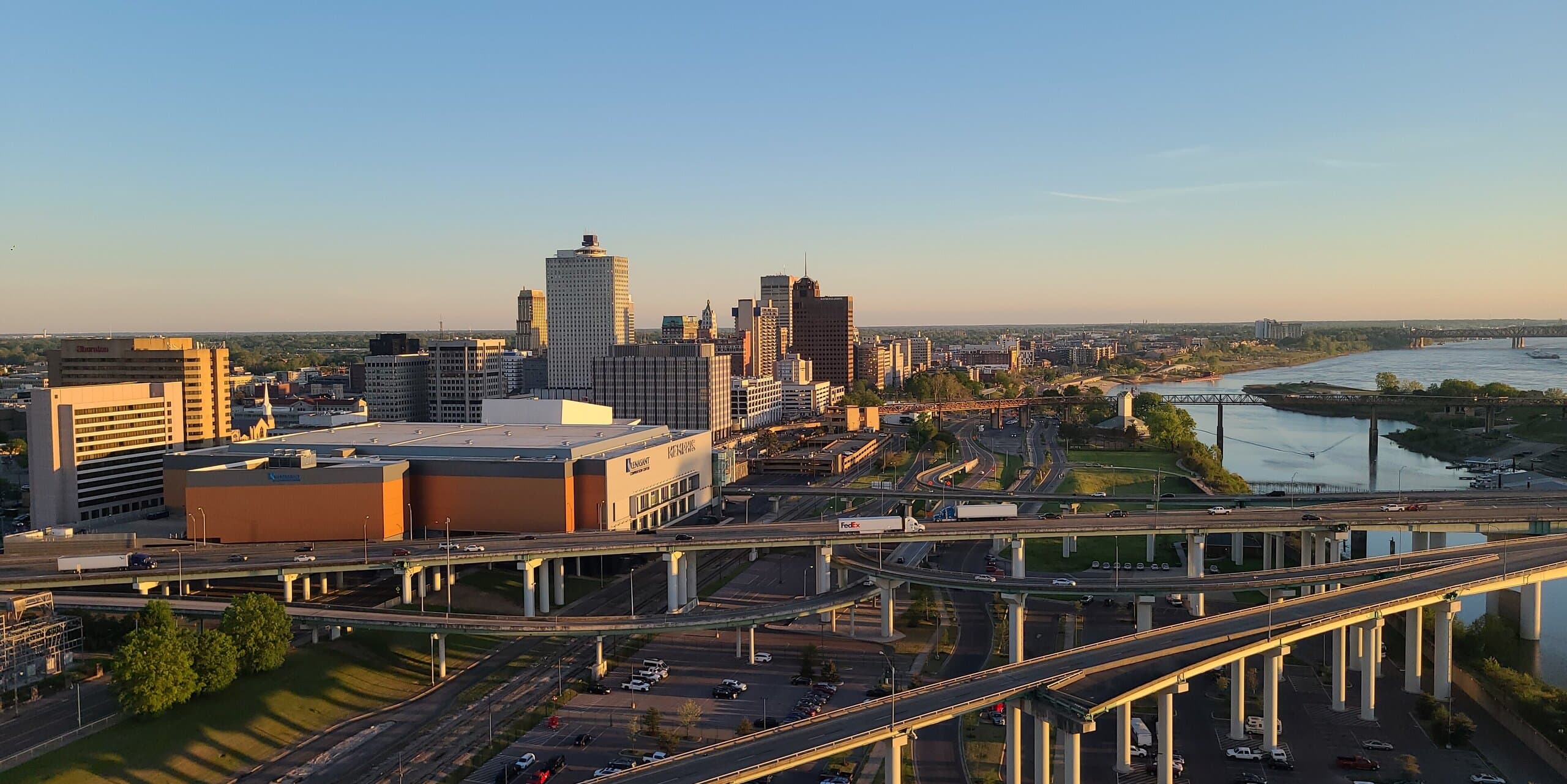 Memphis, TN skyline, the corridor Whipshipper carriers serve daily