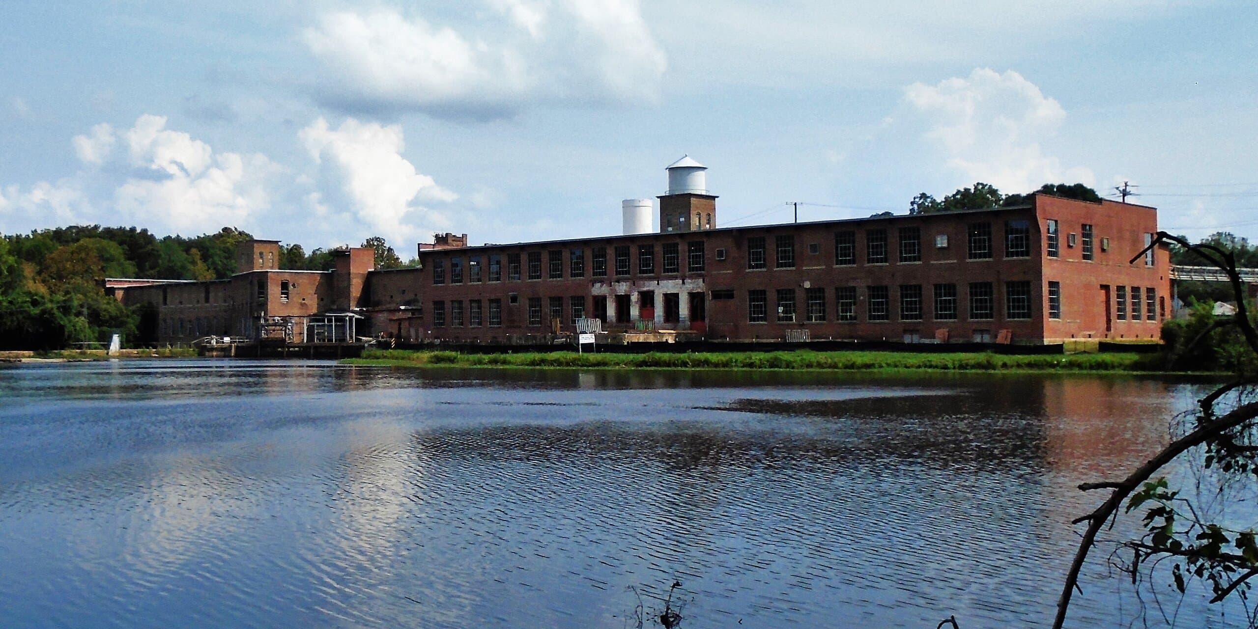 Rocky Mount, NC skyline, the corridor Whipshipper carriers serve daily