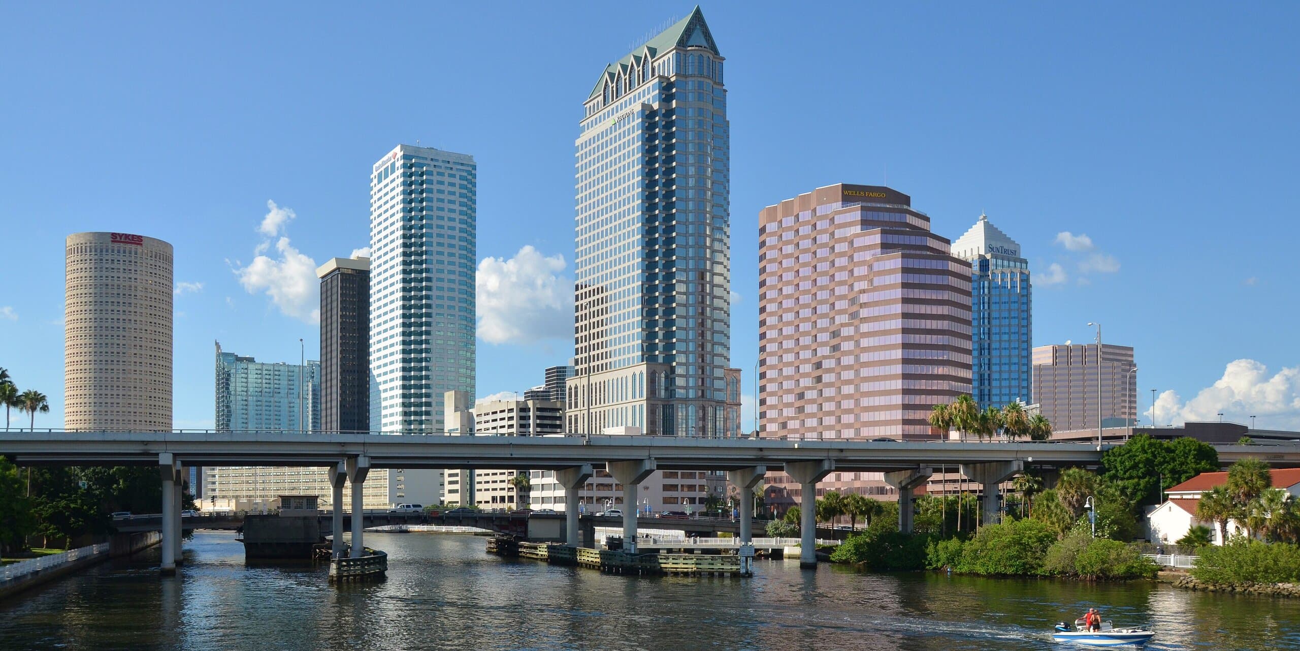 Tampa, FL skyline, the corridor Whipshipper carriers serve daily
